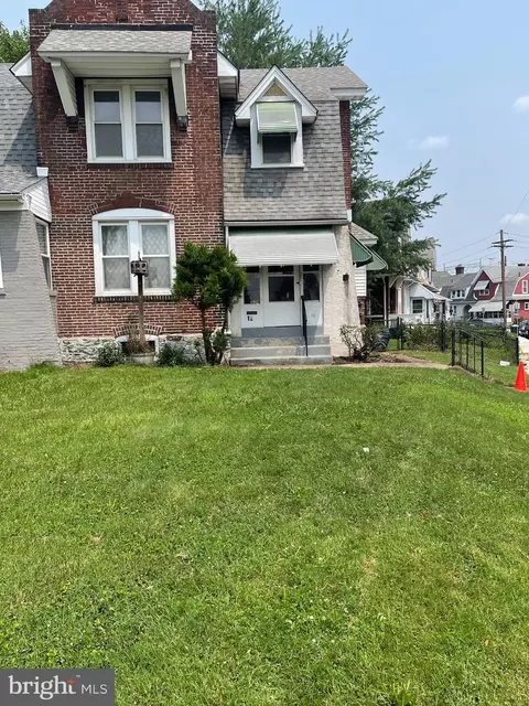 12 Plaza St, Marcus Hook, PA 19061