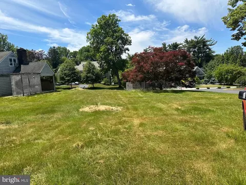 909 Wootton Rd, Bryn Mawr, PA 19010
