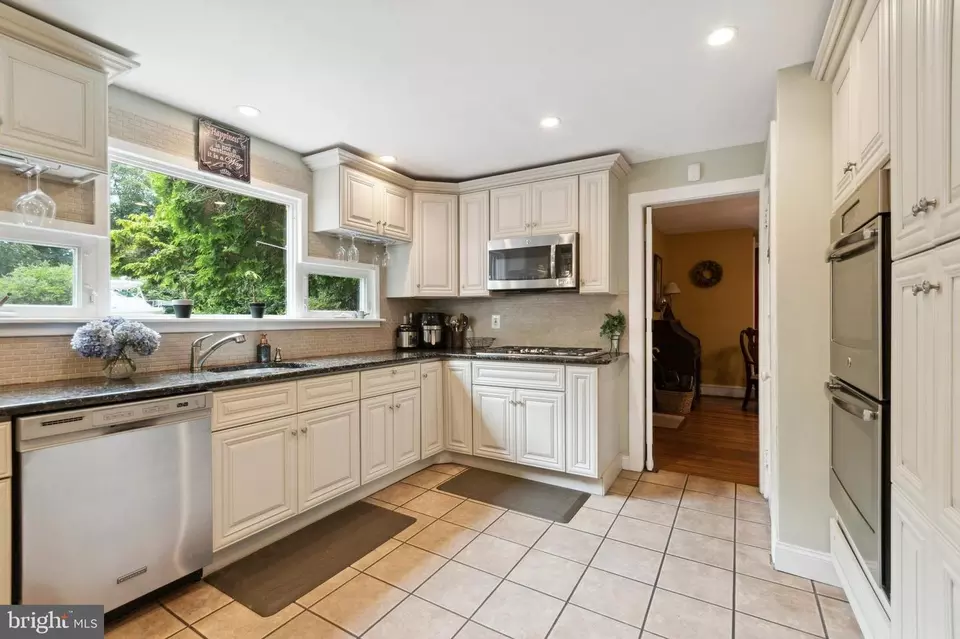  34 S Clifton Ave, Aldan, PA 19018 photo 7