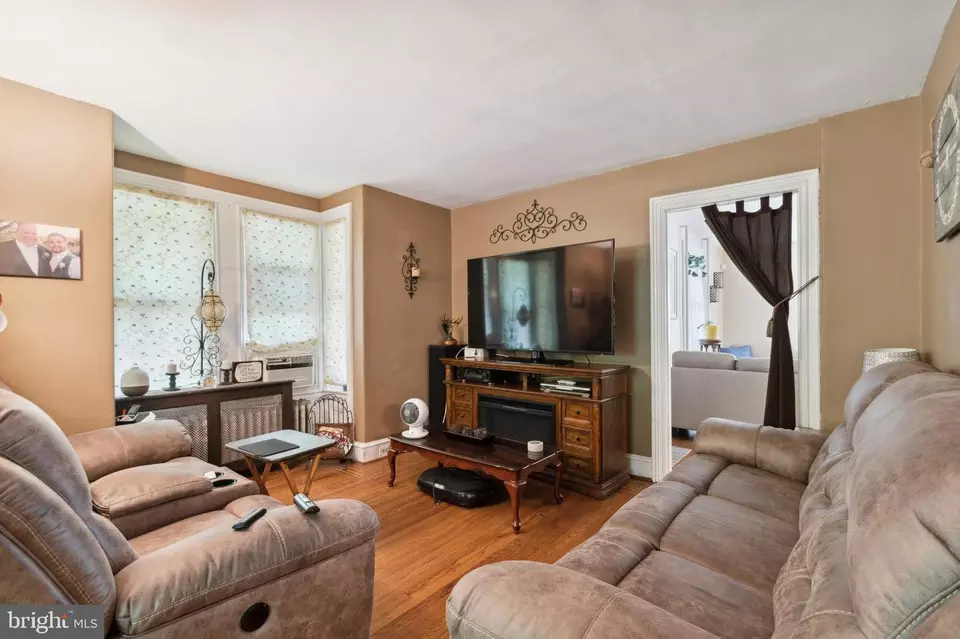  34 S Clifton Ave, Aldan, PA 19018 photo 2