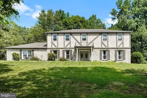 39 Running Brook Rd, Glen Mills, PA 19342