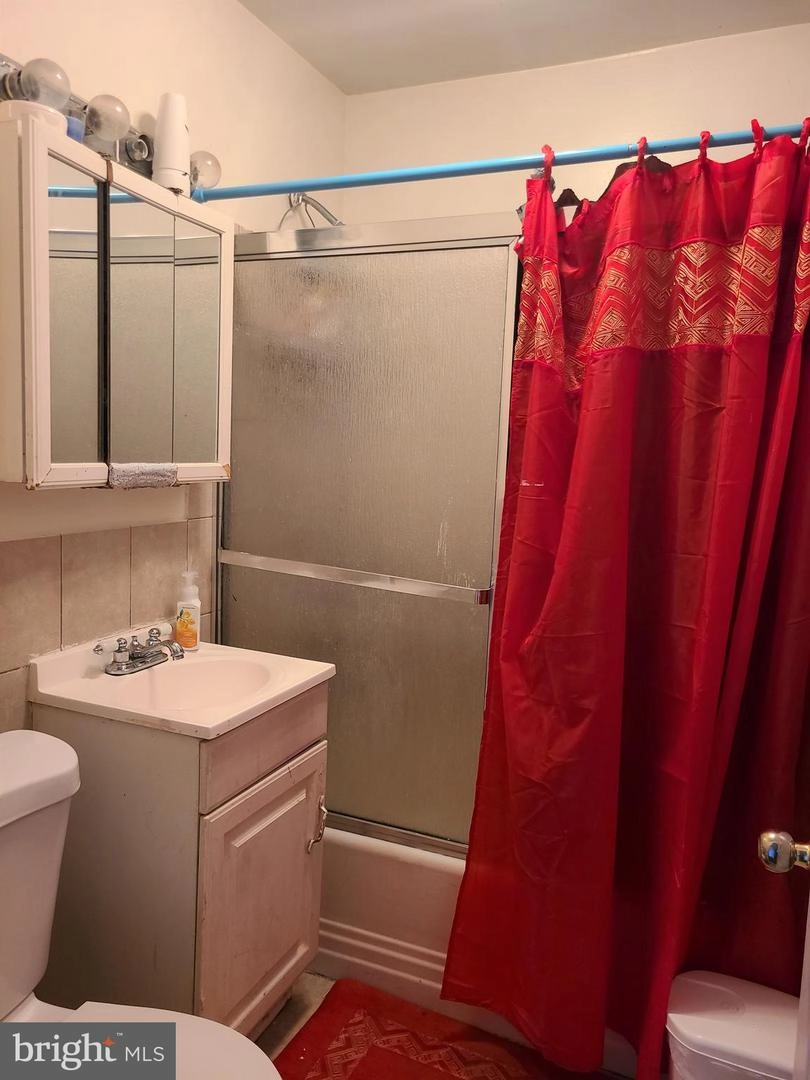 7252 Pine St, Upper Darby, PA 19082 photo 12