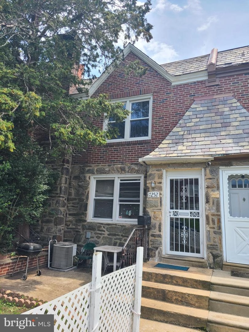 7252 Pine St, Upper Darby, PA 19082 photo 1