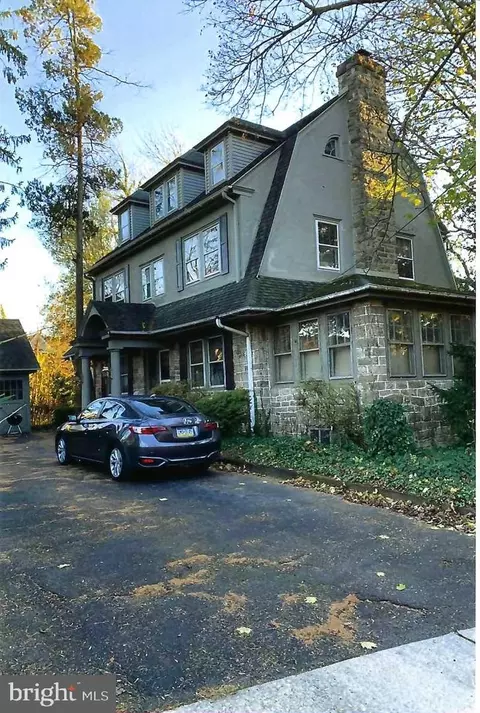 6 W Marshall Rd, Lansdowne, PA 19050