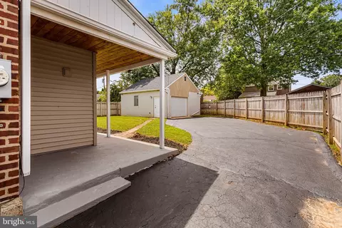 106 Barbara Dr, Springfield, PA 19064 photo 5