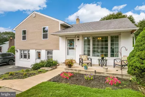 2232 E Helms Mnr, Upper Chichester, PA 19061