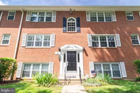 806 South Ave #E3, Secane, PA 19018