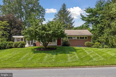 101 Meadowburn Ln, Media, PA 19063