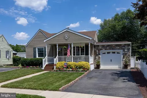 35 N Love Ln, Norwood, PA 19074