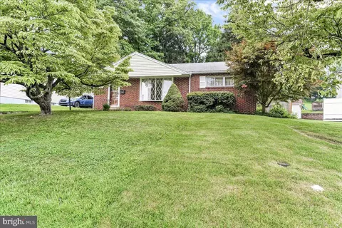 124 Brookhill Rd, Newtown Square, PA 19073