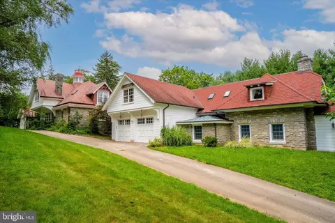 11 Harford Ln, Wayne, PA 19087