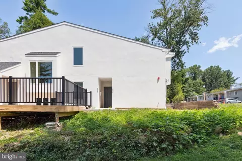 204 E Chelsea Cir, Newtown Square, PA 19073
