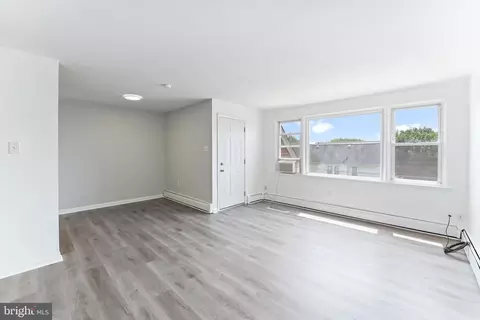 2405 Manor Rd, Havertown, PA 19083