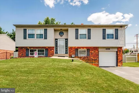 406 Kristine Ct, Marcus Hook, PA 19061