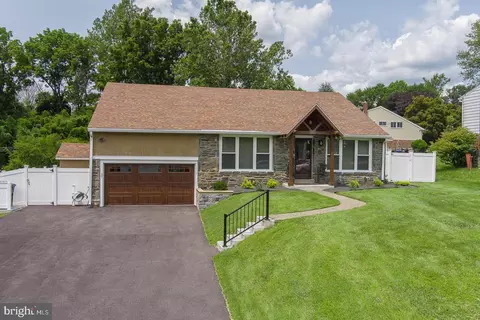 106 Cambridge Rd, Broomall, PA 19008