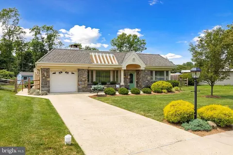 2229 Windsor Cir, Broomall, PA 19008