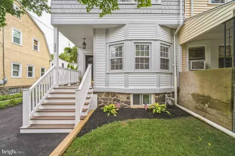 260 Willow Ave, Wayne, PA 19087