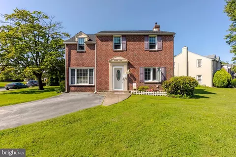 1401 Burmont Rd, Drexel Hill, PA 19026