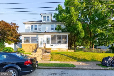 307 Taylor Ave, Marcus Hook, PA 19061