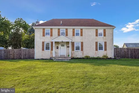 1008 Galbreath Ave, Marcus Hook, PA 19061