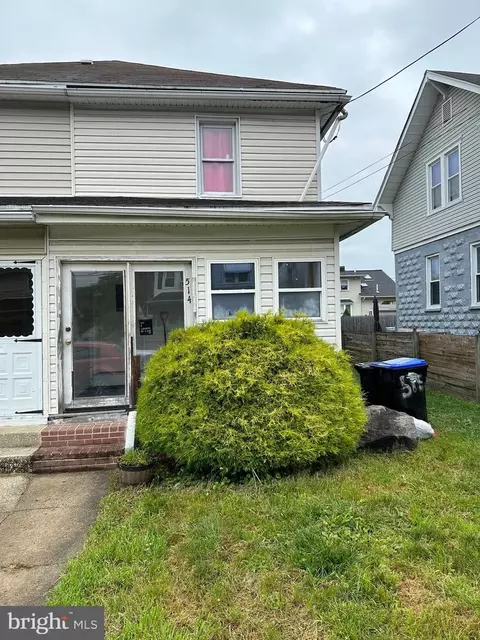 514 W Laughead Ave, Marcus Hook, PA 19061