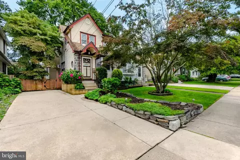 142 Shelbourne Rd, Havertown, PA 19083