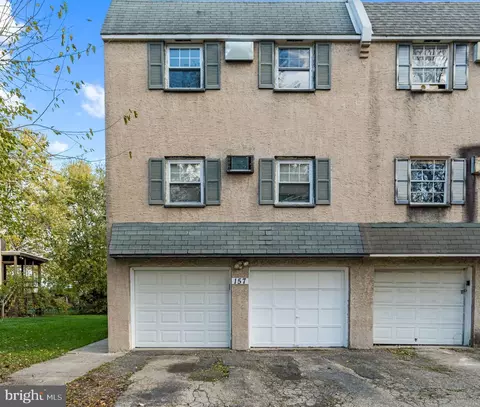 157 N Wycombe Ave, Lansdowne, PA 19050
