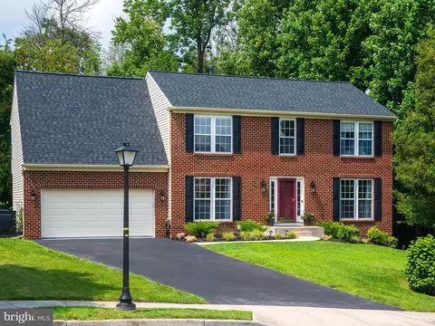 2 Huntington Ct, Boothwyn, PA 19061