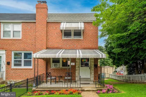 323 Walnut St, Clifton Heights, PA 19018