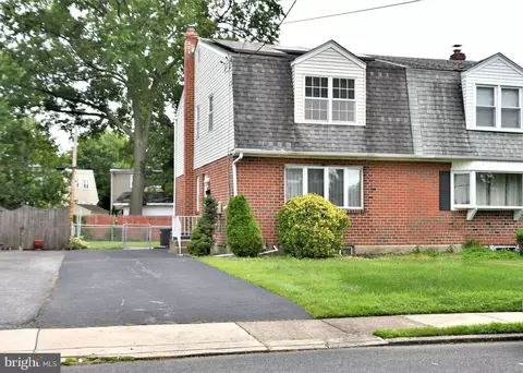 1018 7th Ave, Folsom, PA 19033
