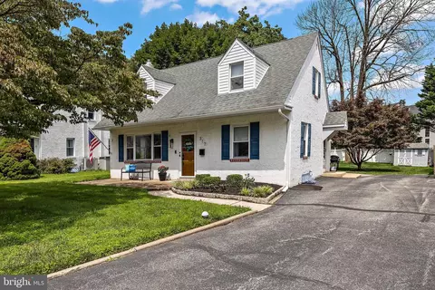 317 Yale Sq, Morton, PA 19070