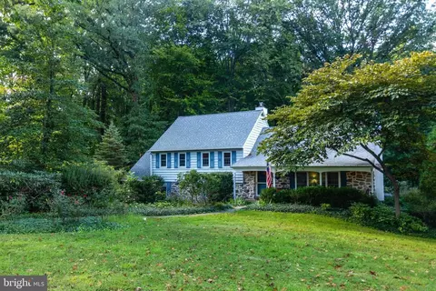 4 N Longpoint Ln, Rose Valley, PA 19063