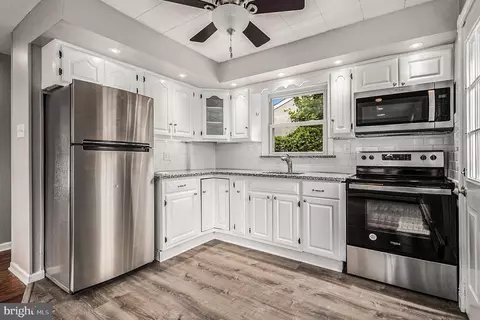 2404 3rd Ave, Marcus Hook, PA 19061 photo 4
