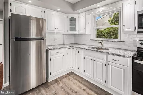 2404 3rd Ave, Marcus Hook, PA 19061 photo 3