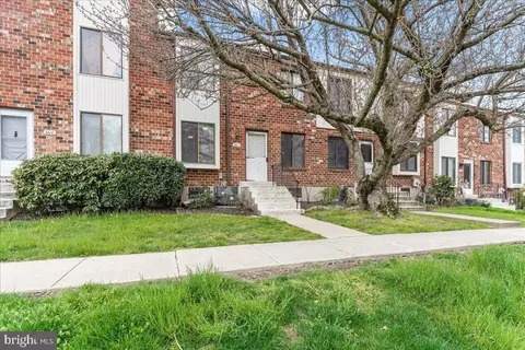 6611 Hilltop Dr, Brookhaven, PA 19015