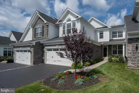 3709 Parris Blvd, Newtown Square, PA 19073