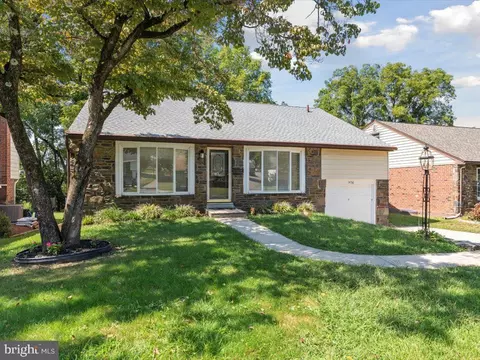 1456 Windsor Park Ln, Havertown, PA 19083