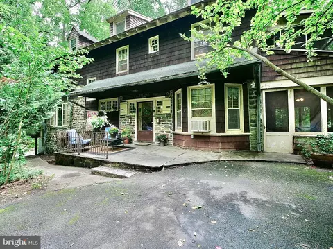 1 The Knoll Rd, Lansdowne, PA 19050