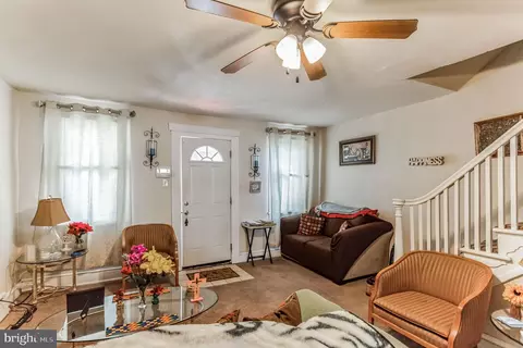 7151 Clover Ln, Upper Darby, PA 19082 photo 4