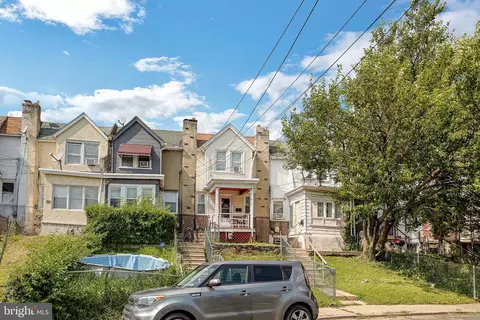 7151 Clover Ln, Upper Darby, PA 19082 photo 2