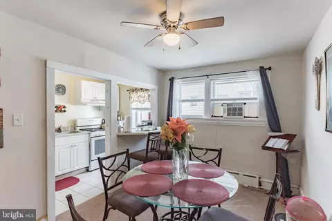 7151 Clover Ln, Upper Darby, PA 19082 photo 8
