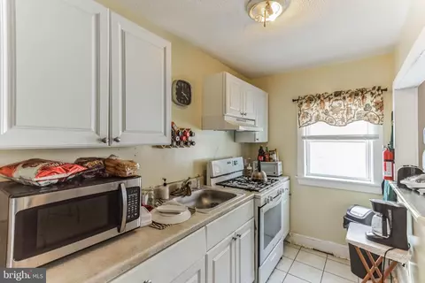 7151 Clover Ln, Upper Darby, PA 19082 photo 12