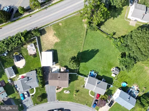 2431 E Helms Mnr, Marcus Hook, PA 19061 photo 37