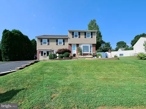 2431 E Helms Mnr, Marcus Hook, PA 19061