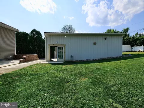 2431 E Helms Mnr, Marcus Hook, PA 19061 photo 27