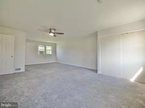 2431 E Helms Mnr, Marcus Hook, PA 19061 photo 22