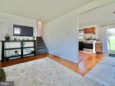 2431 E Helms Mnr, Marcus Hook, PA 19061 photo 5