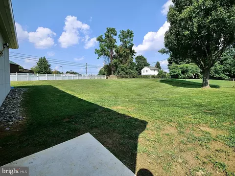 2431 E Helms Mnr, Marcus Hook, PA 19061 photo 34