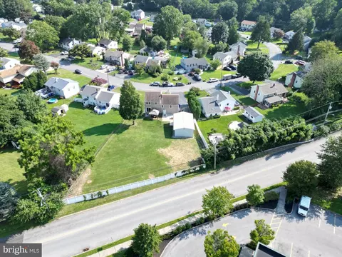 2431 E Helms Mnr, Marcus Hook, PA 19061 photo 36