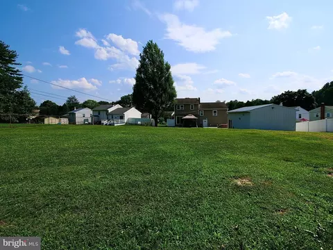2431 E Helms Mnr, Marcus Hook, PA 19061 photo 32